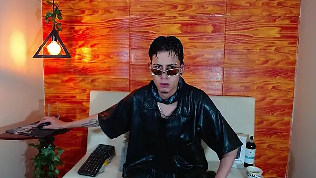 Snapshot of Bastiaan_28 chatting on 03/08/25, 02:23 Bastiaan 28 online show from 03/08/25, 02:23