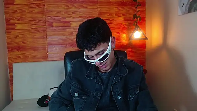 Snapshot of Bastiaan_28 chatting on 03/03/25, 06:20 Bastiaan 28 online show from 03/03/25, 06:20