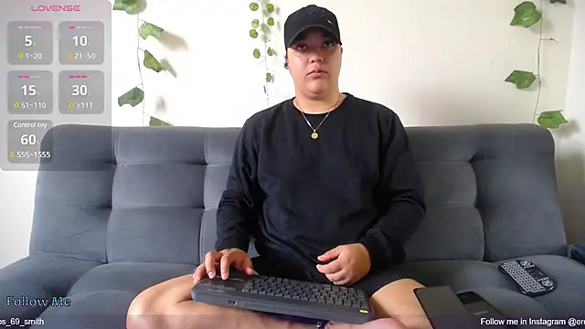 Snapshot of Eros_Smit chatting on 02/22/25, 01:57 Eros Smit online show from 02/22/25, 01:57