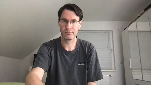 zxzx cam1 online show from 10/26/25, 04:07