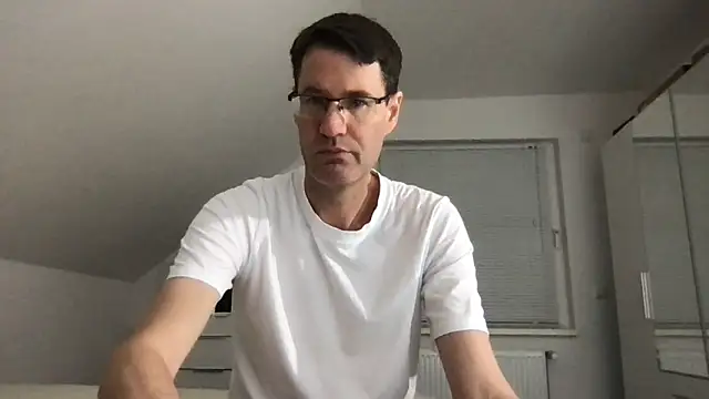 zxzx cam1 online show from 11/14/25, 06:33