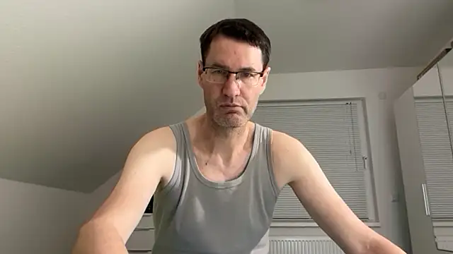 zxzx cam1 online show from 02/08/26, 05:54