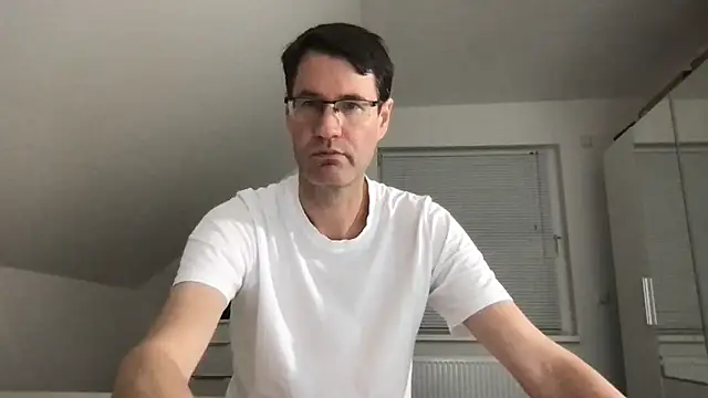 zxzx cam1 online show from 12/15/25, 06:03