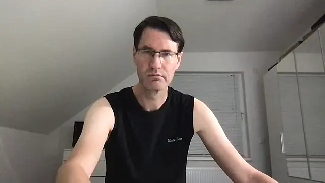 zxzx cam1 online show from 10/25/25, 03:56