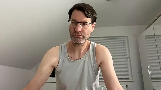 Snapshot of zxzx_cam1 chatting on 05/12/26, 07:16 zxzx cam1 online show from 05/12/26, 07:16