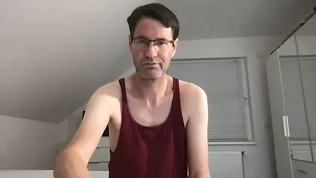Snapshot of zxzx_cam1 chatting on 09/14/25, 09:26 zxzx cam1 online show from 09/14/25, 09:26