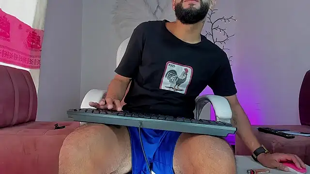 estiben 05 online show from 01/18/26, 04:32