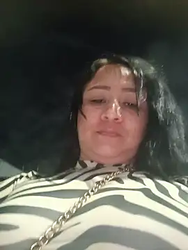 Snapshot of alondraabrown chatting on 06/15/26, 02:01 alondraabrown online show from 06/15/26, 02:01