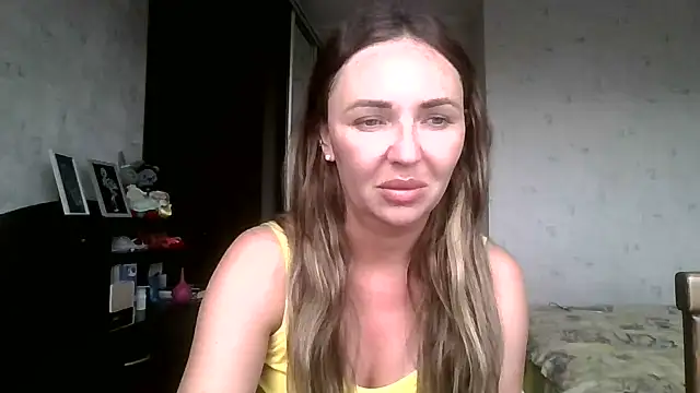 AngelinaLove28 online show from 07/04/26, 06:31