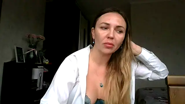 AngelinaLove28 online show from 11/06/25, 07:34