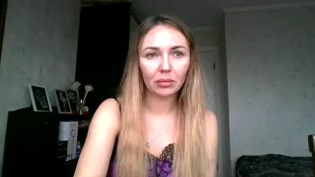 AngelinaLove28 online show from 11/22/25, 06:56