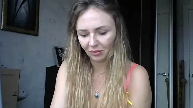 AngelinaLove28 online show from 10/27/25, 08:04