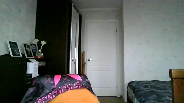 AngelinaLove28 online show from 11/21/25, 06:56