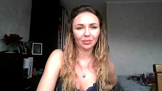 AngelinaLove28 online show from 12/15/25, 08:31