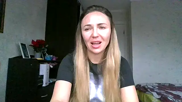 AngelinaLove28 online show from 11/30/25, 07:42