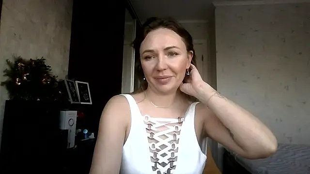 AngelinaLove28 online show from 01/12/26, 08:10