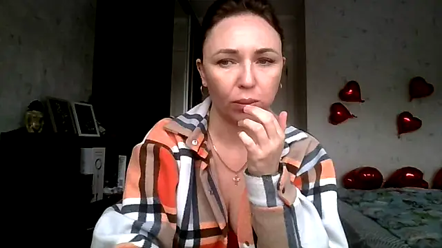 AngelinaLove28 online show from 02/11/26, 07:08