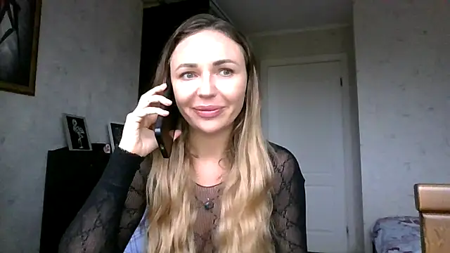 AngelinaLove28 online show from 10/24/25, 06:12