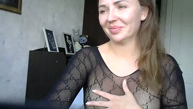AngelinaLove28 online show from 06/21/26, 09:15