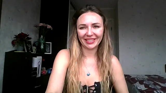 AngelinaLove28 online show from 12/18/25, 07:46