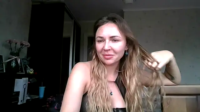 AngelinaLove28 online show from 11/03/25, 07:35