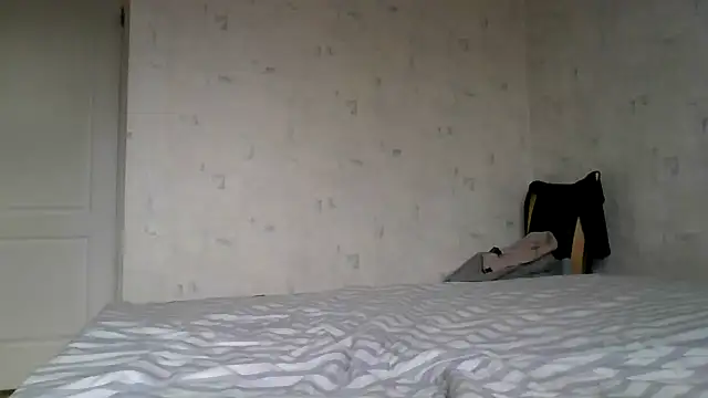 Snapshot of AngelinaLove28 chatting on 10/05/25, 08:27 AngelinaLove28 online show from 10/05/25, 08:27