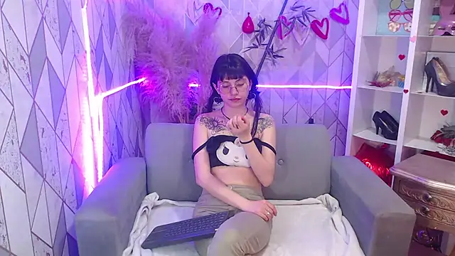 charlottemoonxz online show from 10/07/25, 07:48
