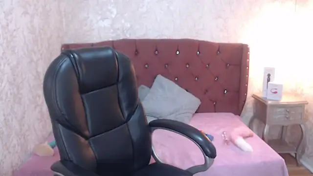 charlottemoonxz online show from 03/13/25, 08:54