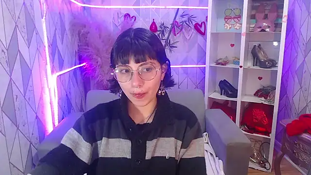 charlottemoonxz online show from 10/17/25, 07:59