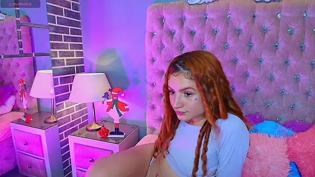 AdelaineBest online show from 12/03/25, 10:25