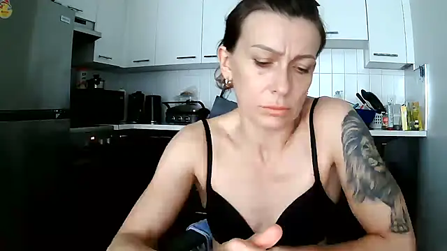 Snapshot of anechka1 chatting on 06/12/26, 07:11 anechka1 online show from 06/12/26, 07:11