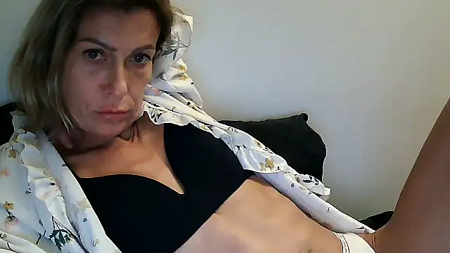 Snapshot of anechka1 chatting on 11/12/25, 11:52 anechka1 online show from 11/12/25, 11:52