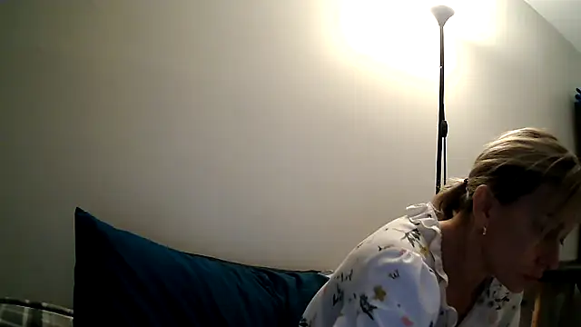 Snapshot of anechka1 chatting on 10/26/25, 01:06 anechka1 online show from 10/26/25, 01:06