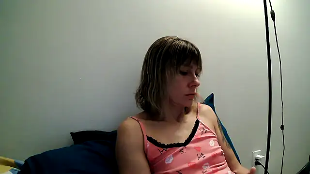 Snapshot of anechka1 chatting on 12/18/25, 02:16 anechka1 online show from 12/18/25, 02:16