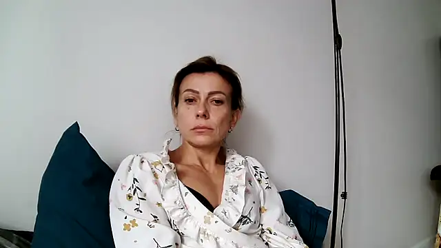 Snapshot of anechka1 chatting on 12/05/25, 05:55 anechka1 online show from 12/05/25, 05:55