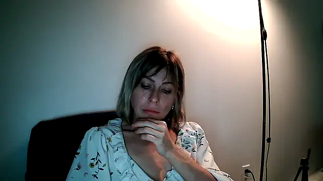 Snapshot of anechka1 chatting on 12/03/25, 03:18 anechka1 online show from 12/03/25, 03:18