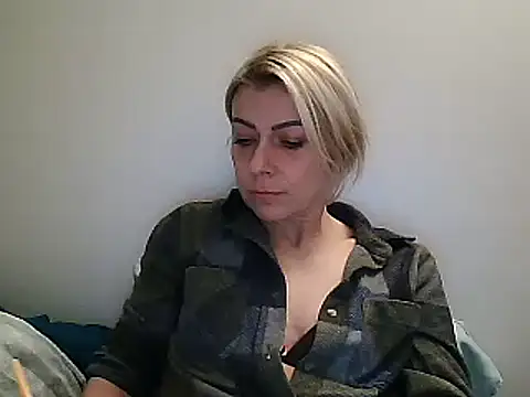 Snapshot of anechka1 chatting on 01/02/25, 10:55 anechka1 online show from 01/02/25, 10:55