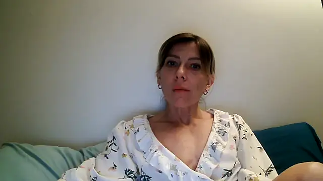 anechka1 online show from 05/01/26, 12:37