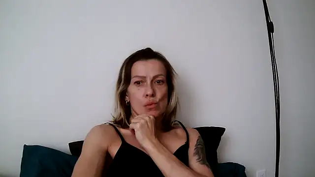 anechka1 online show from 05/25/26, 10:08