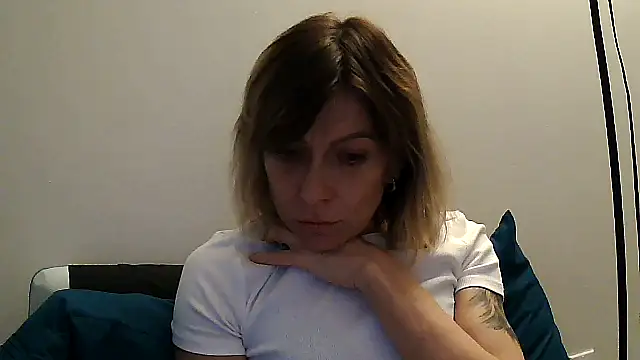 Snapshot of anechka1 chatting on 02/21/26, 10:45 anechka1 online show from 02/21/26, 10:45