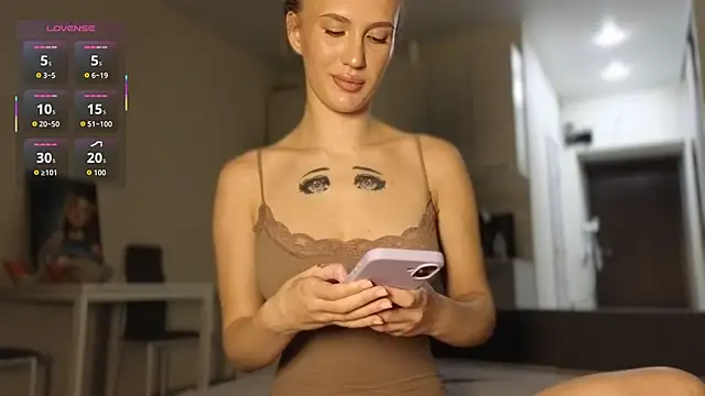 Snapshot of lluna_drug chatting on 09/13/25, 06:19 lluna drug online show from 09/13/25, 06:19