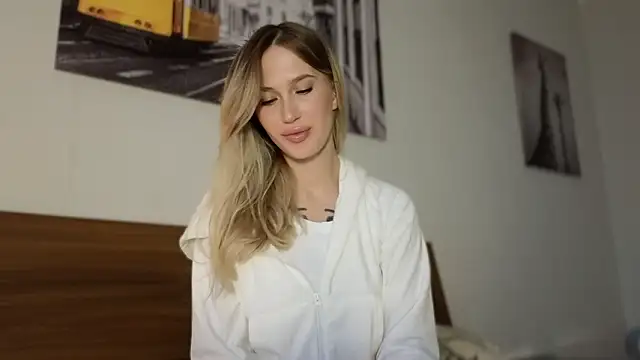 lluna drug online show from 03/26/26, 04:05