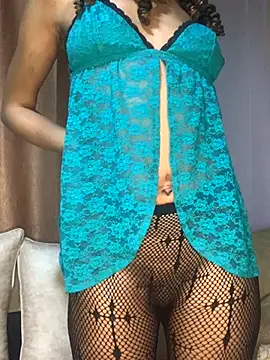 Snapshot of GoddessVee chatting on 12/05/24, 11:01 GoddessVee online show from 12/05/24, 11:01