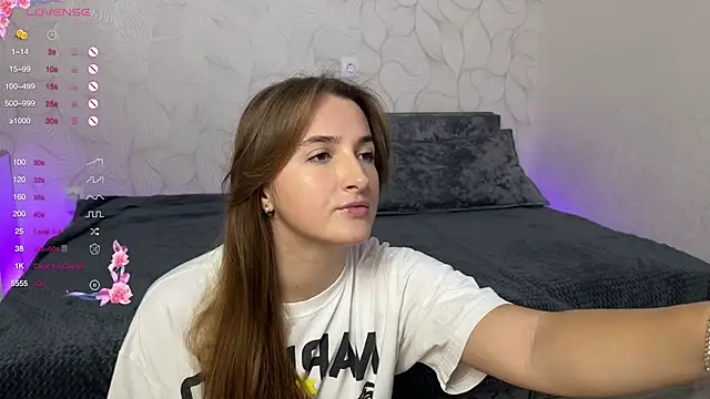 Snapshot of Vibe_to_night chatting on 10/16/25, 11:18 Vibe to night online show from 10/16/25, 11:18