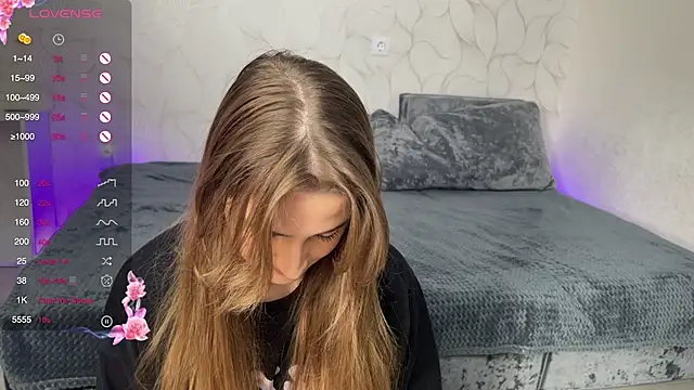 Snapshot of Vibe_to_night chatting on 10/18/25, 07:10 Vibe to night online show from 10/18/25, 07:10