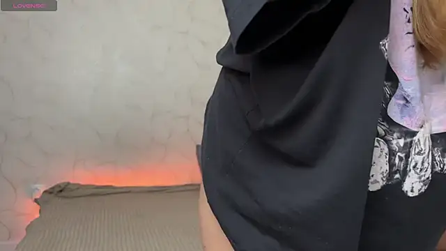 Snapshot of Vibe_to_night chatting on 11/26/25, 10:37 Vibe to night online show from 11/26/25, 10:37