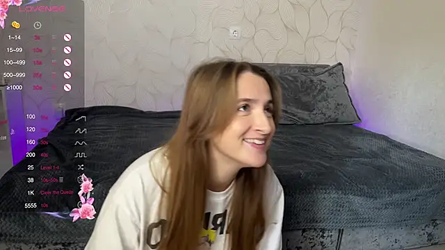 Snapshot of Vibe_to_night chatting on 10/17/25, 10:39 Vibe to night online show from 10/17/25, 10:39