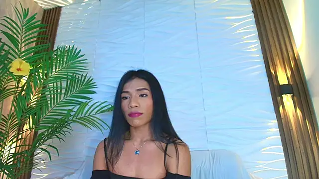 Snapshot of kimberly_Gonzalez1 chatting on 10/02/25, 03:43 kimberly Gonzalez1 online show from 10/02/25, 03:43