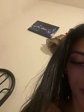 Snapshot of canderodrig777 chatting on 12/19/25, 11:18 canderodrig777 online show from 12/19/25, 11:18