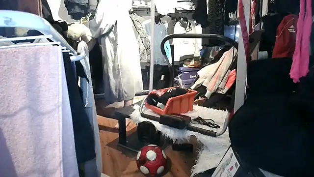 0815lukas2024 online show from 11/14/25, 01:31